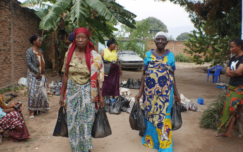 happy-aid-recipients-with-food-package